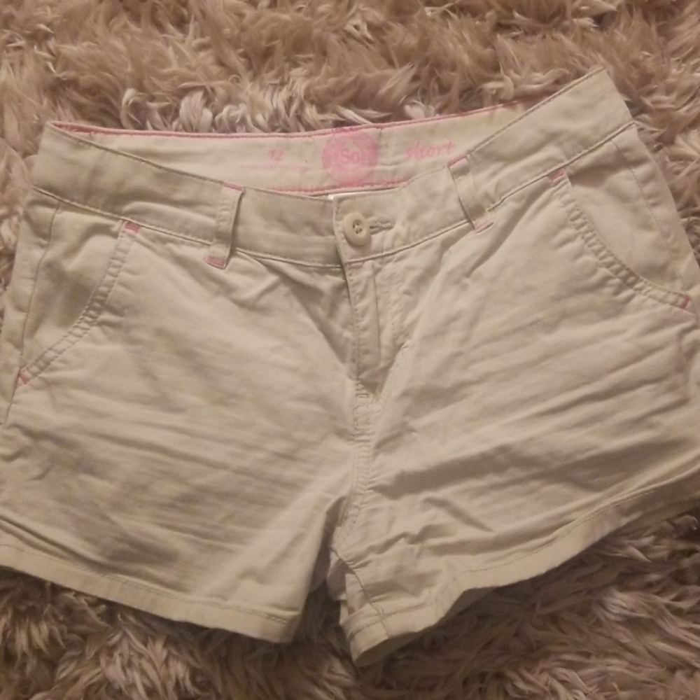 Tan short